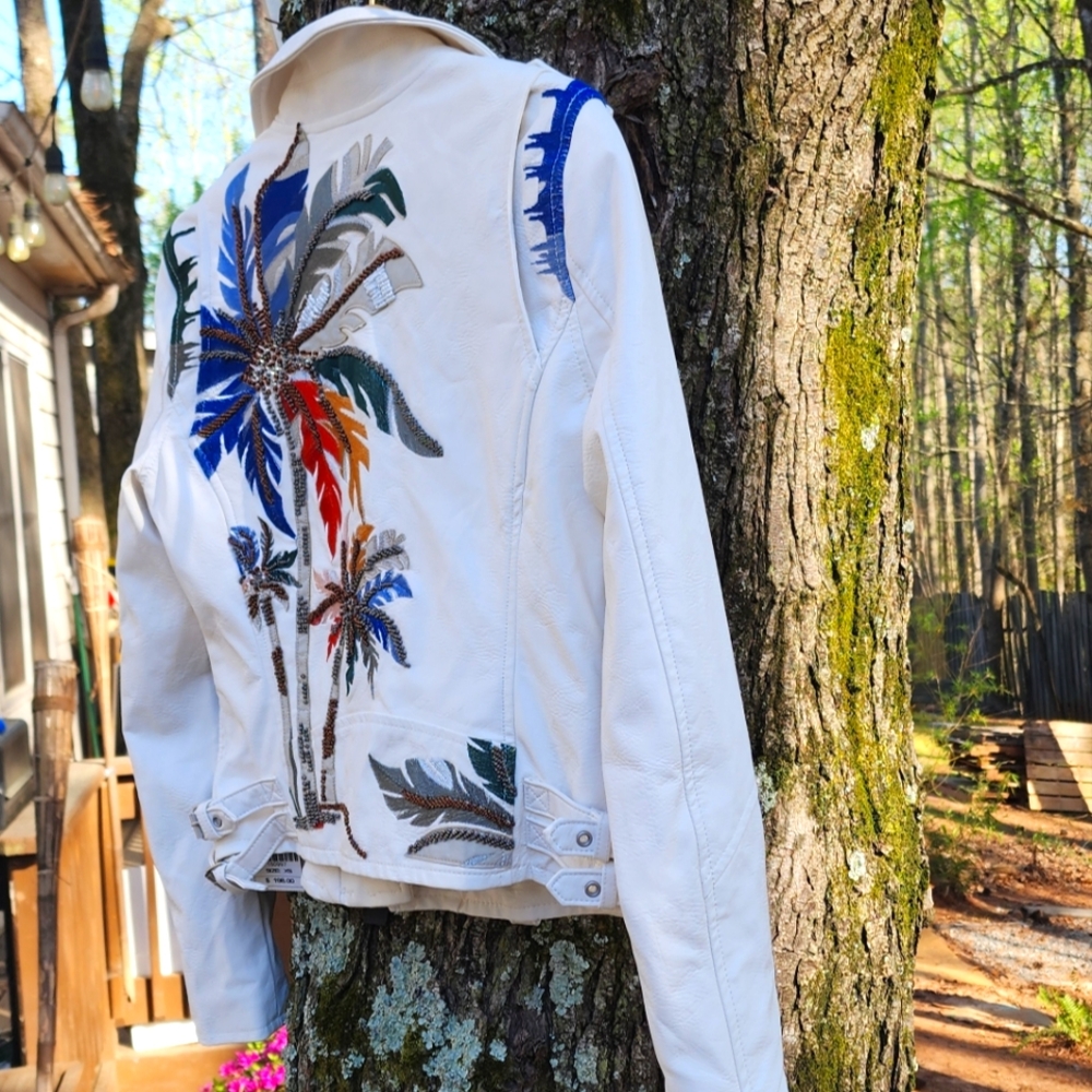 Blank NYC Palm Breeze Moto Jacket Vegan Leather Embroidered Beaded XS NWT - Picture 15 of 15